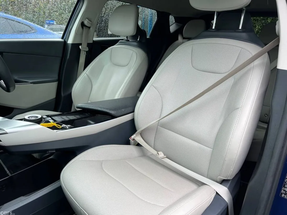 Kia EV6 MPV, Electric, 2024, Blue
