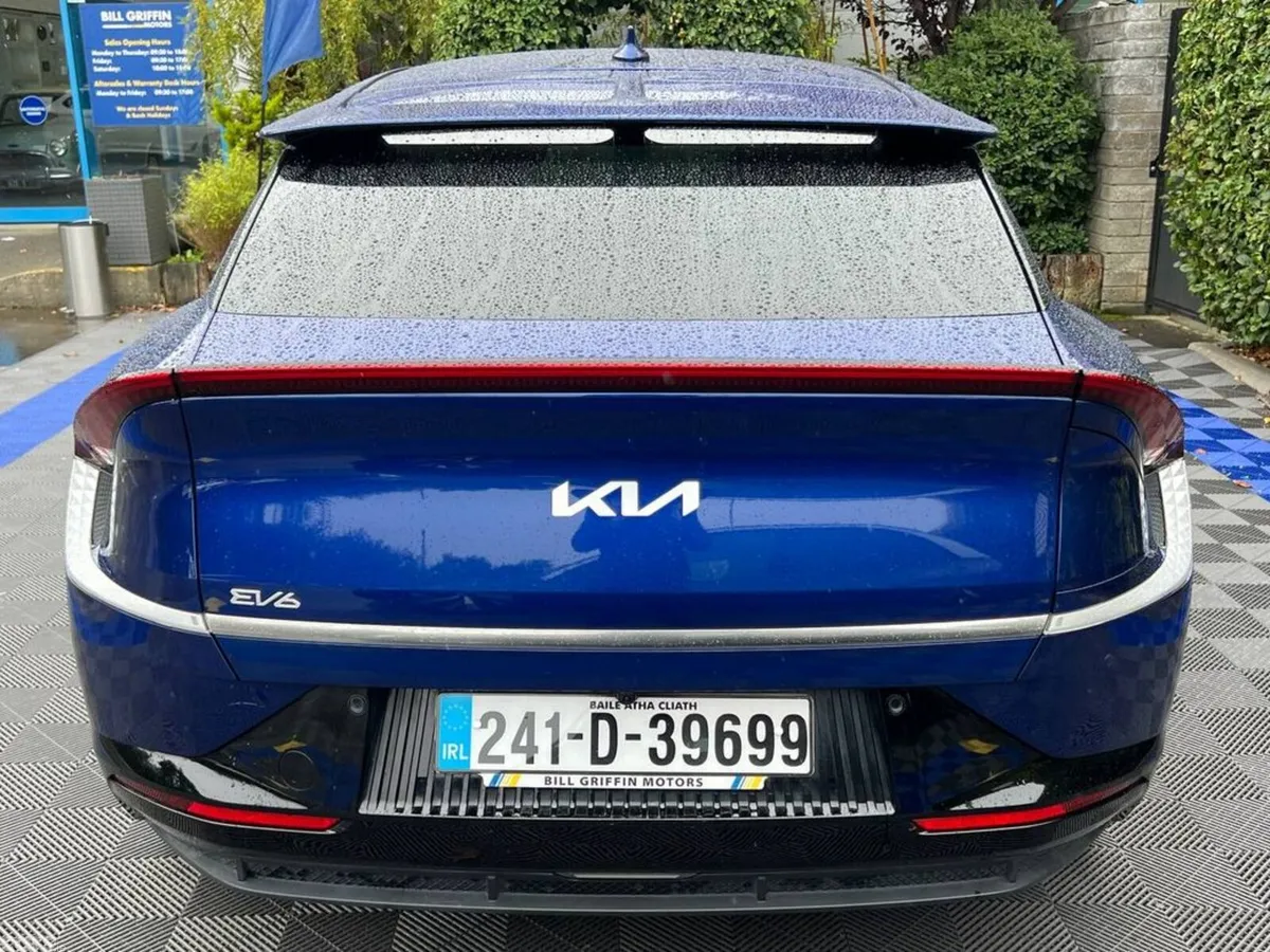 Kia EV6 MPV, Electric, 2024, Blue