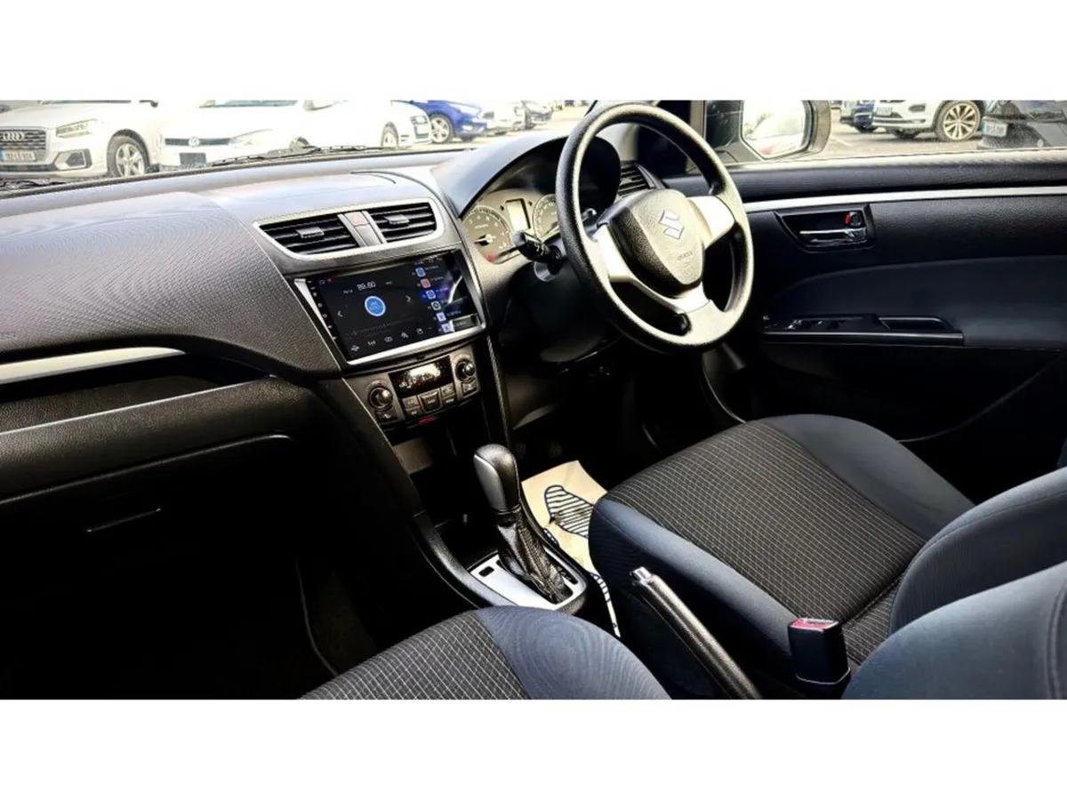 Suzuki Swift Hatchback, Petrol, 2015, White