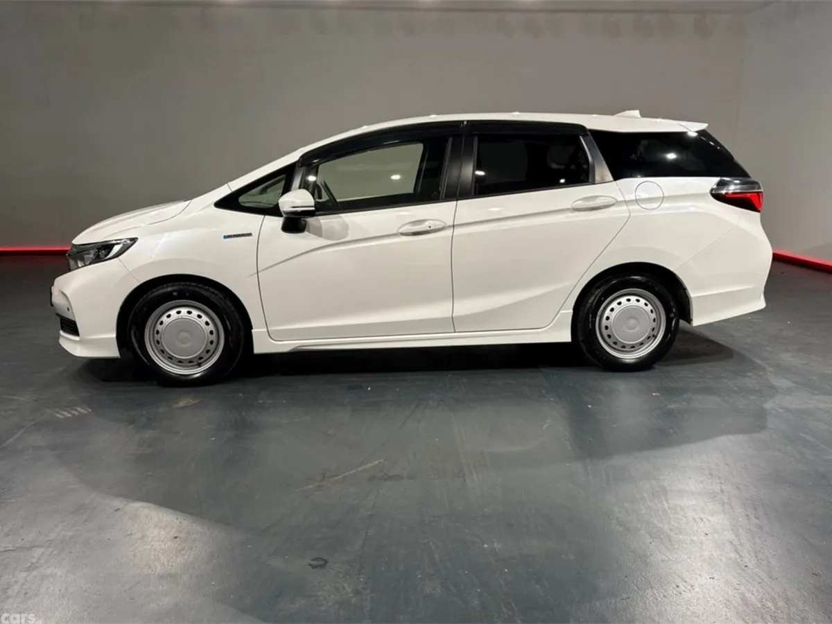 Honda Shuttle Estate, Petrol Hybrid, 2020, White