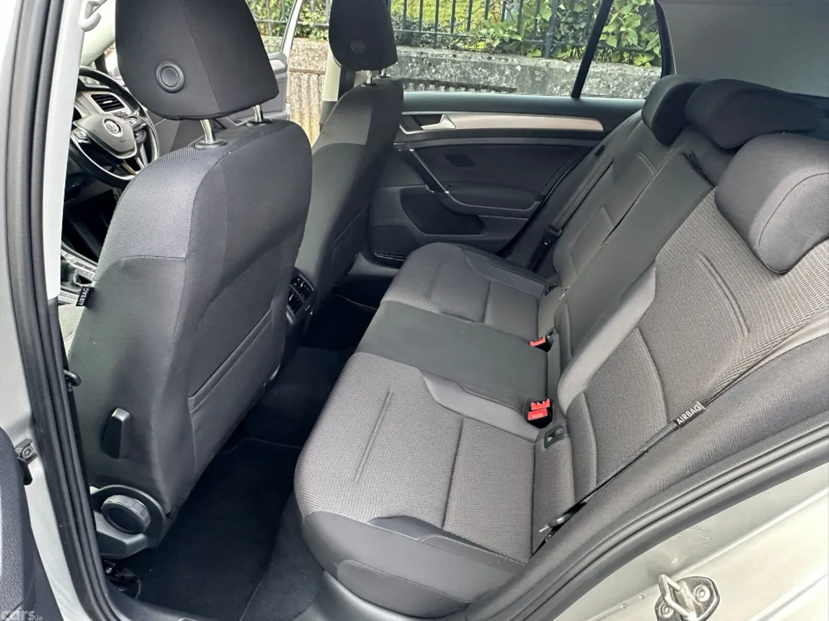 Volkswagen Golf Hatchback, Petrol, 2016, Silver