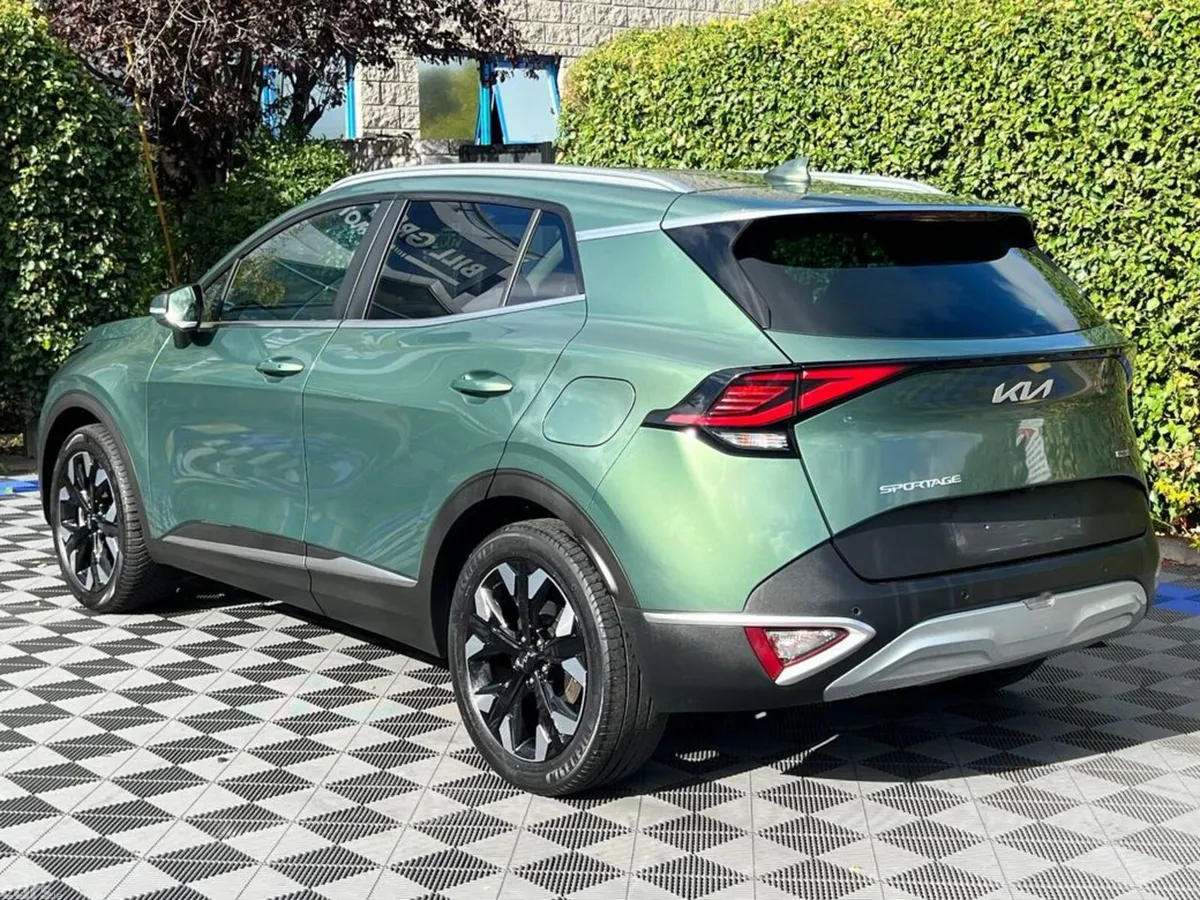 Kia Sportage SUV, Petrol Plug-in Hybrid, 2022, Green