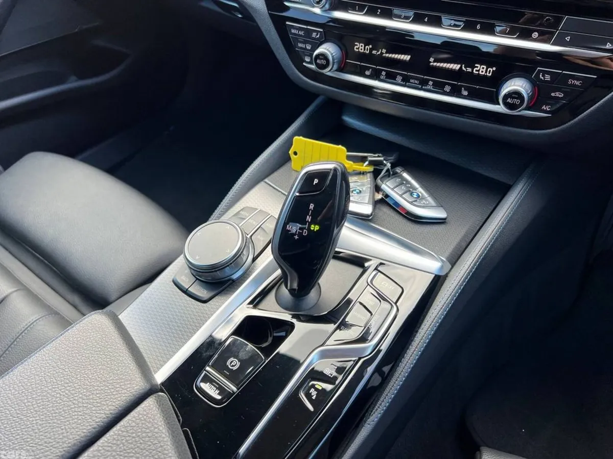 BMW 5-Series Saloon, Petrol Plug-in Hybrid, 2022, Black