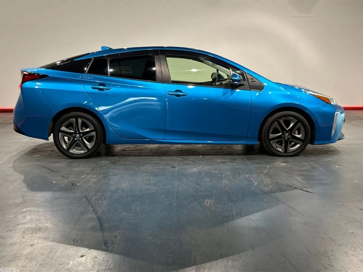 Toyota Prius Hatchback, Petrol Hybrid, 2022, Blue