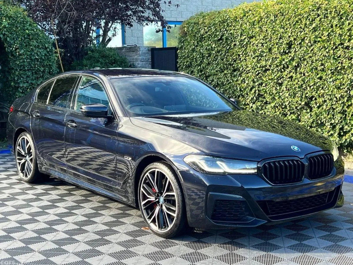 BMW 5-Series Saloon, Petrol Plug-in Hybrid, 2022, Black