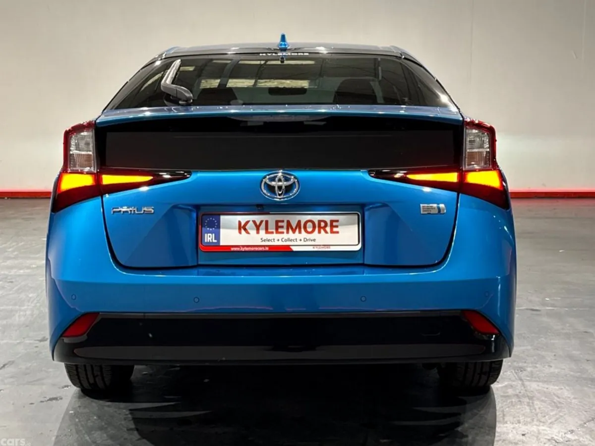 Toyota Prius Hatchback, Petrol Hybrid, 2022, Blue