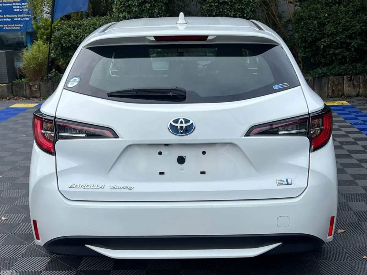 Toyota Corolla Estate, Petrol Hybrid, 2021, White