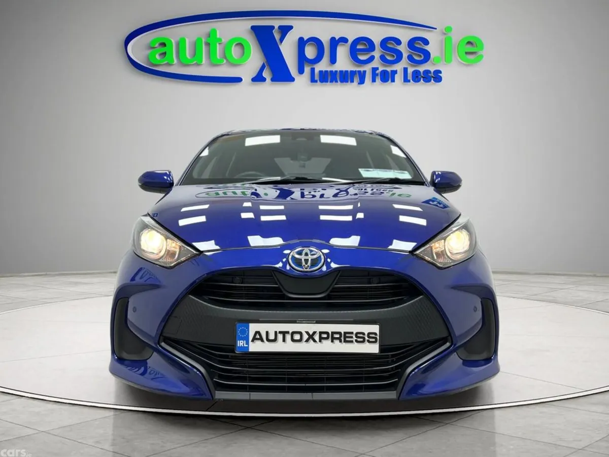 Toyota Yaris Hatchback, Petrol Hybrid, 2022, Blue