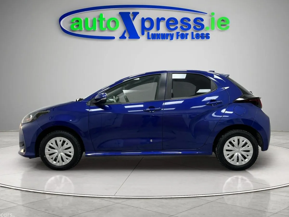Toyota Yaris Hatchback, Petrol Hybrid, 2022, Blue