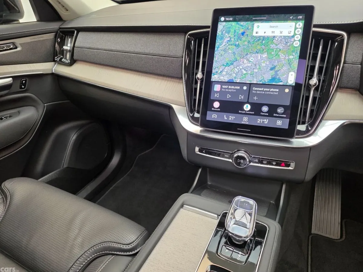 Volvo XC90 SUV, Petrol Plug-in Hybrid, 2025, Grey