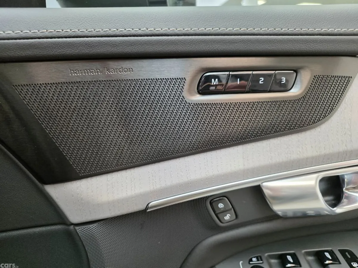 Volvo XC90 SUV, Petrol Plug-in Hybrid, 2025, Grey