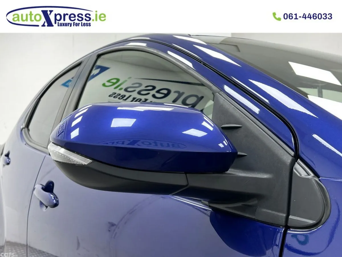 Toyota Yaris Hatchback, Petrol Hybrid, 2022, Blue