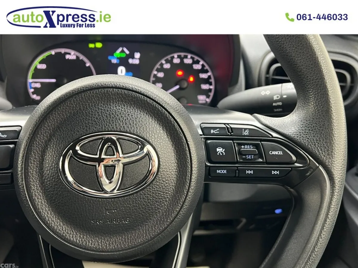 Toyota Yaris Hatchback, Petrol Hybrid, 2022, Blue