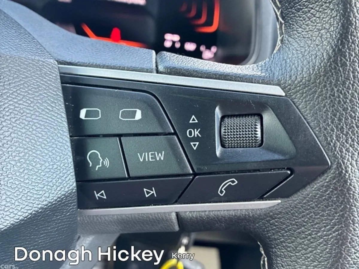 SEAT Arona SUV, Petrol, 2023, Red