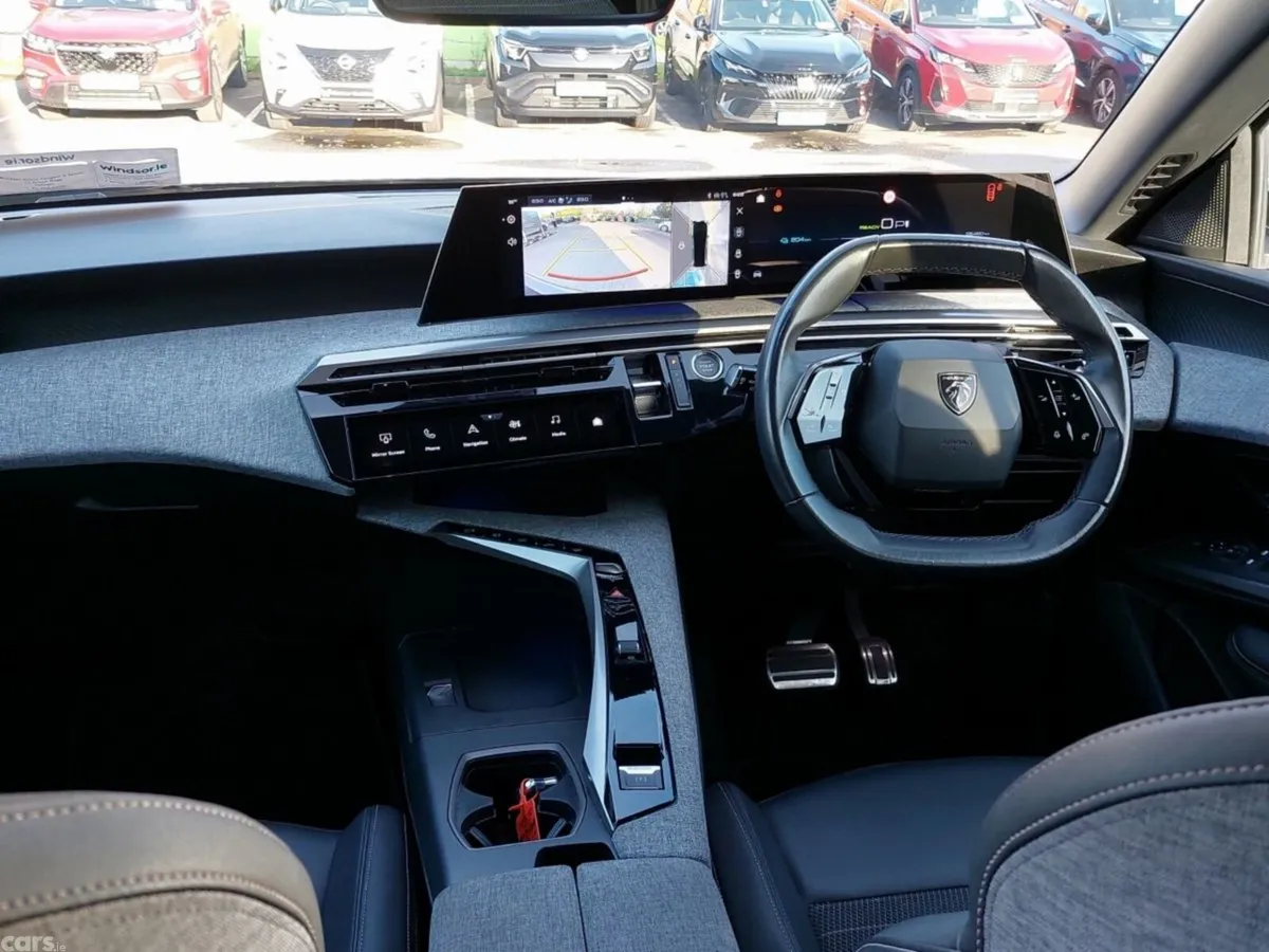 Peugeot 5008 MPV, Electric, 2025, Grey