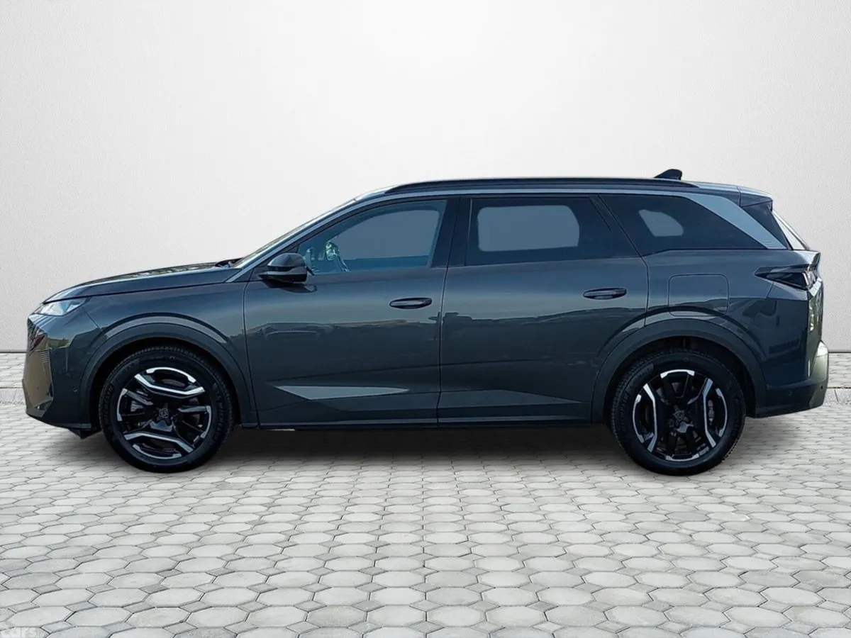 Peugeot 5008 MPV, Electric, 2025, Grey