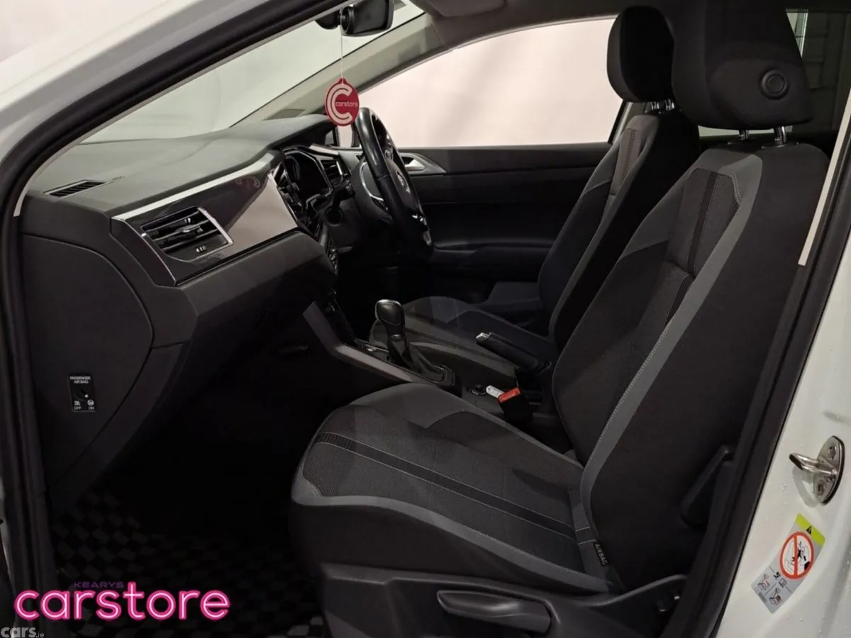 Volkswagen Polo Hatchback, Petrol, 2019, White