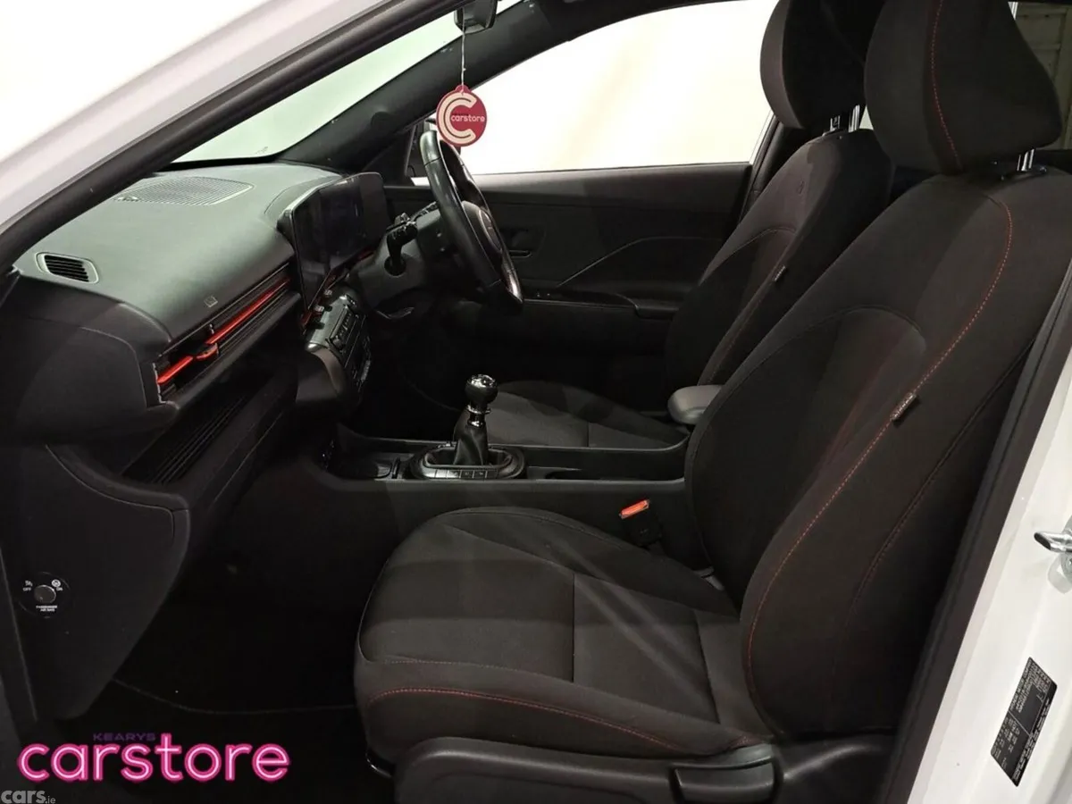 Hyundai KONA MPV, Petrol, 2023, White