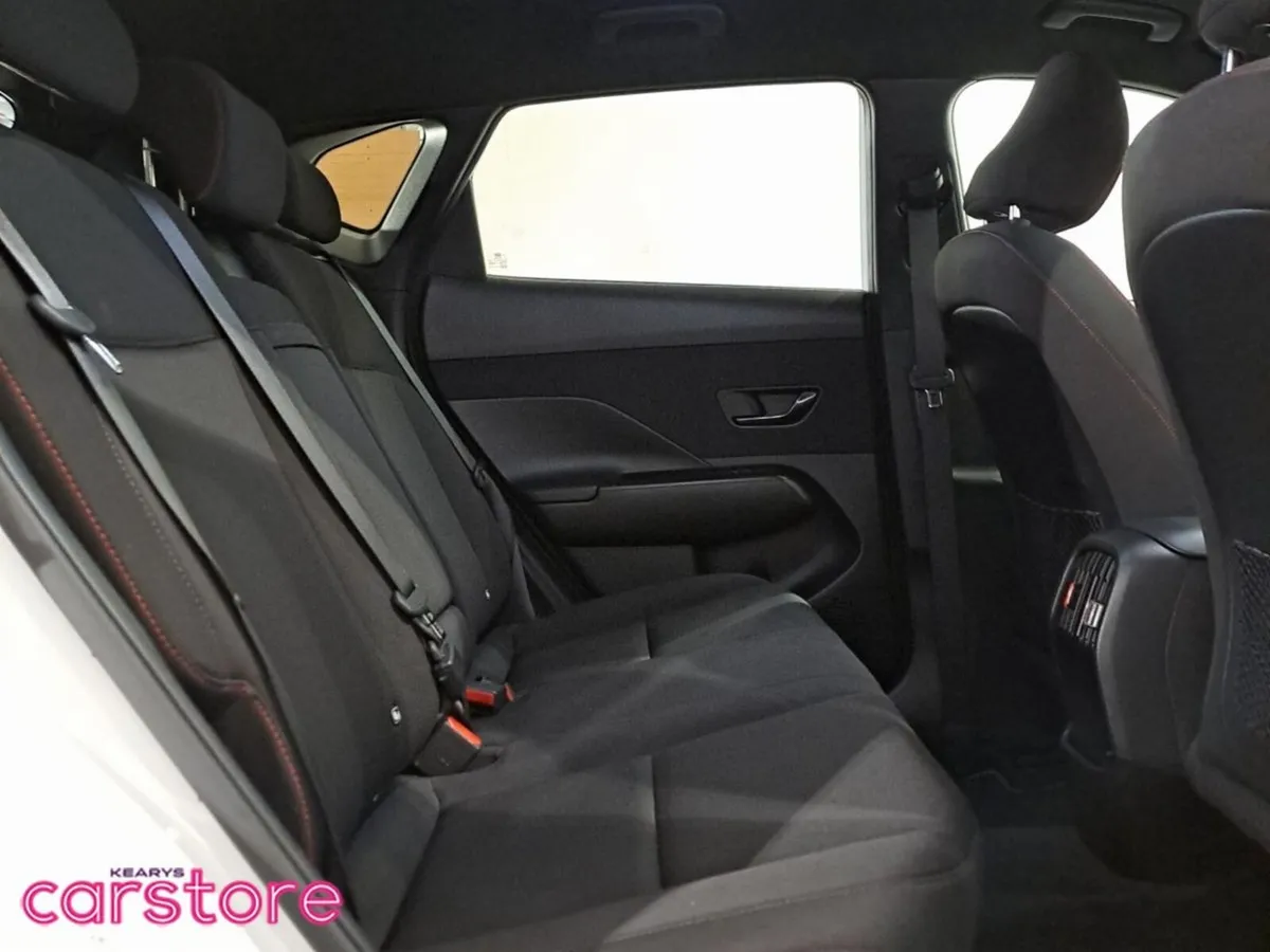 Hyundai KONA MPV, Petrol, 2023, White