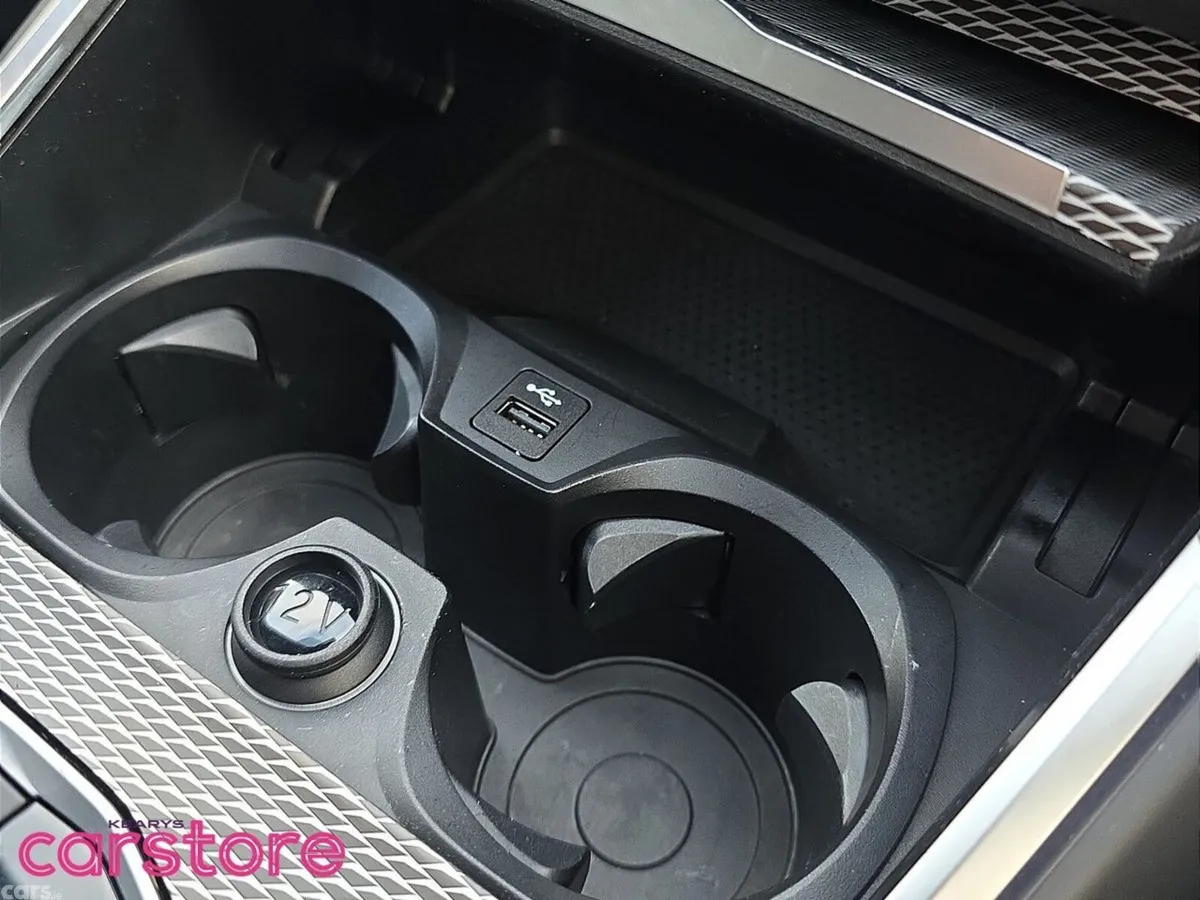 BMW 3-Series Estate, Petrol Hybrid, 2021, White