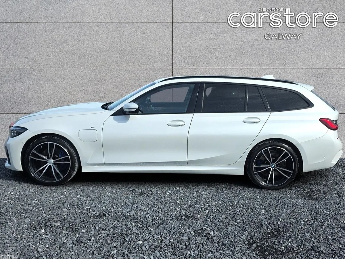 BMW 3-Series Estate, Petrol Hybrid, 2021, White