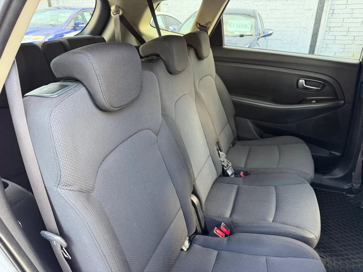 Kia Carens MPV, Diesel, 2013, Silver