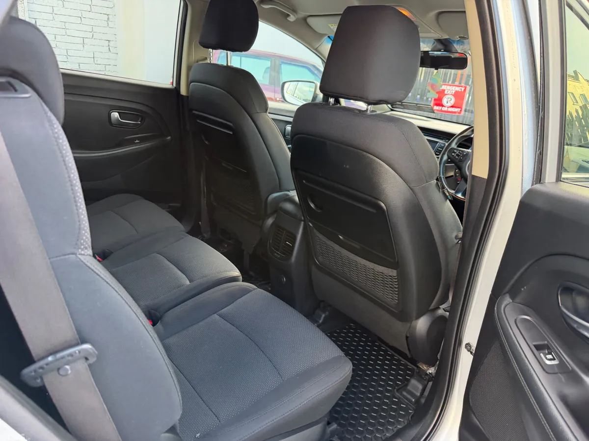 Kia Carens MPV, Diesel, 2013, Silver