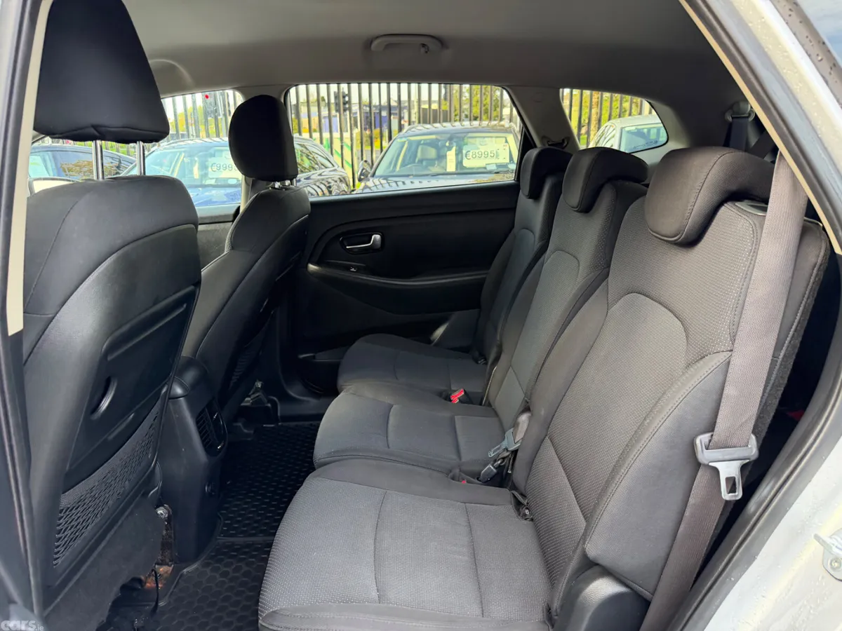 Kia Carens MPV, Diesel, 2013, Silver