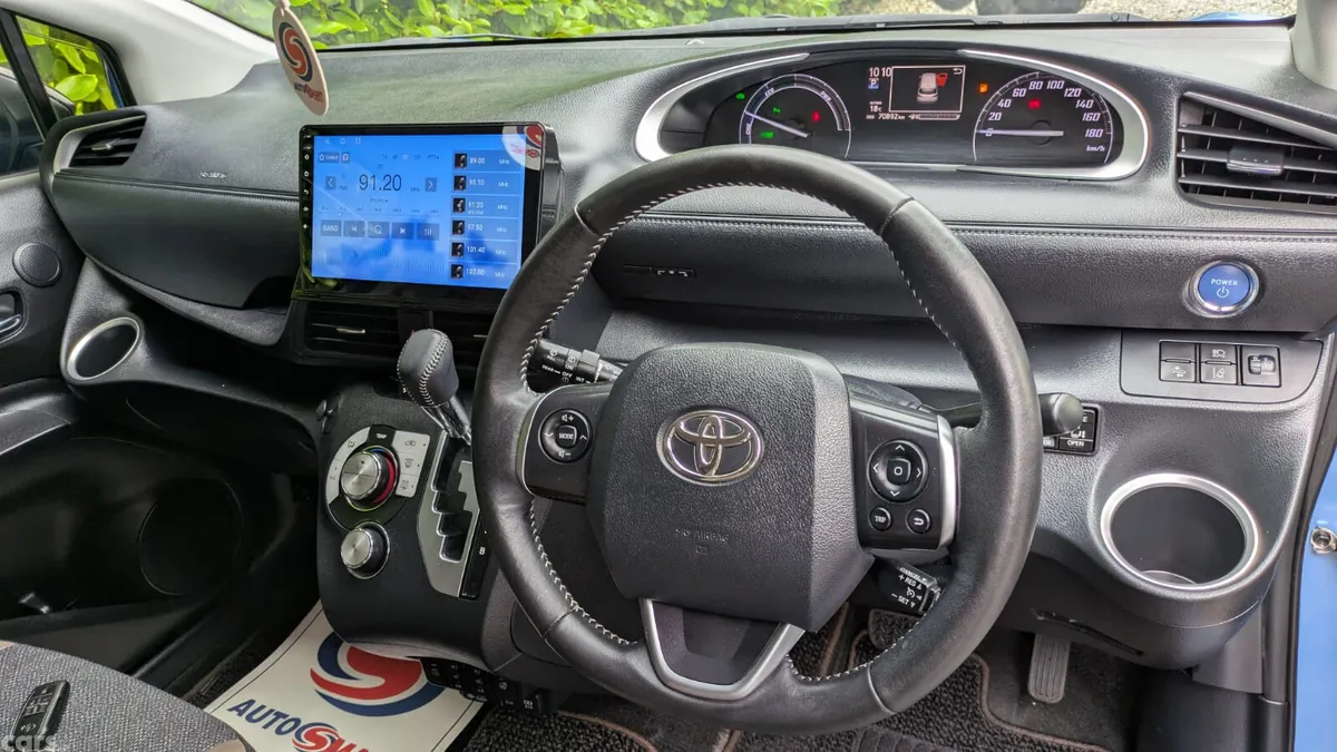 Toyota Sienta MPV, Petrol Hybrid, 2021, Blue