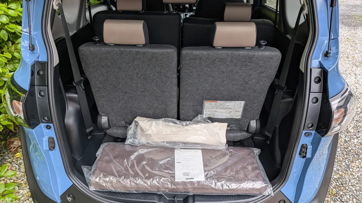Toyota Sienta MPV, Petrol Hybrid, 2021, Blue