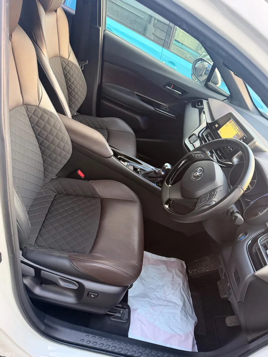 Toyota C-HR MPV, Petrol Hybrid, 2019, White