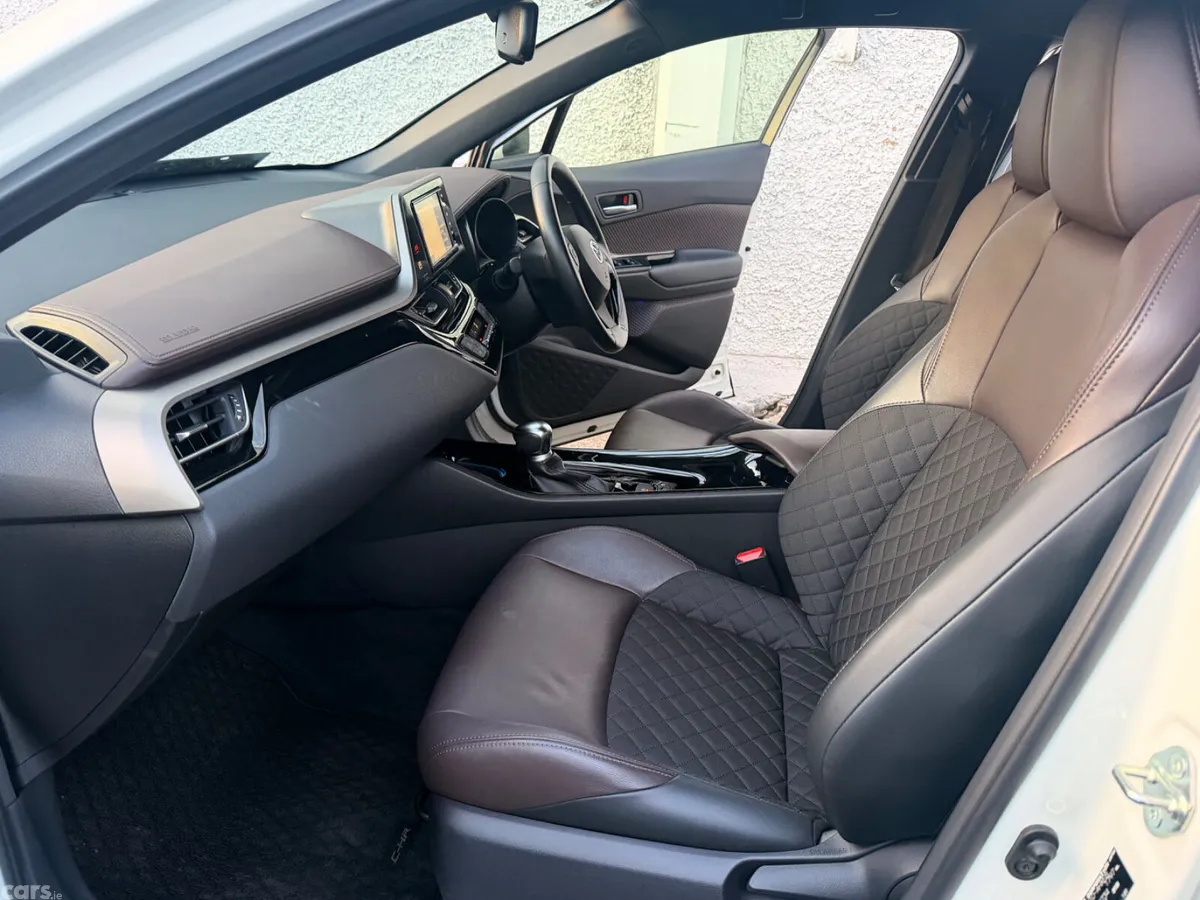 Toyota C-HR MPV, Petrol Hybrid, 2019, White