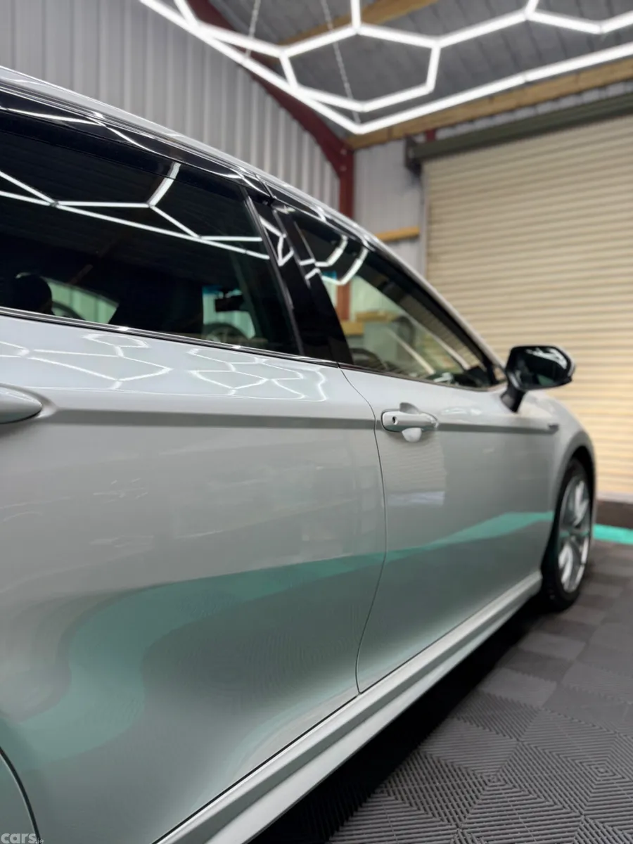 Toyota Camry Saloon, Petrol Hybrid, 2019, White