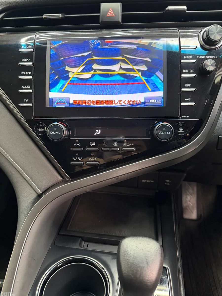 Toyota Camry Saloon, Petrol Hybrid, 2019, White