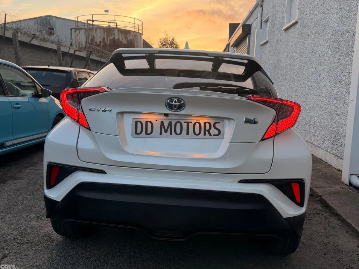 Toyota C-HR MPV, Petrol Hybrid, 2019, White
