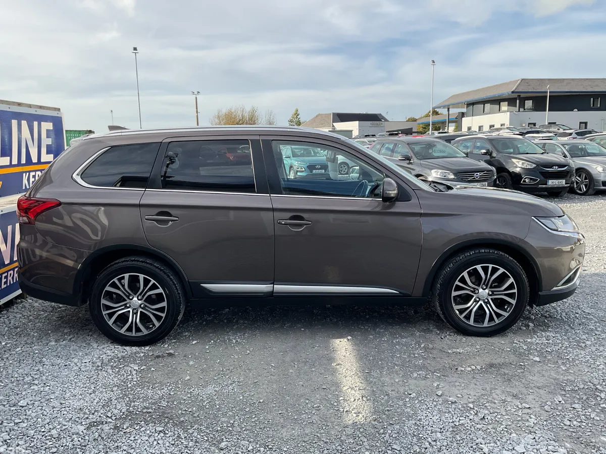 Mitsubishi Outlander SUV, Diesel, 2018, Brown