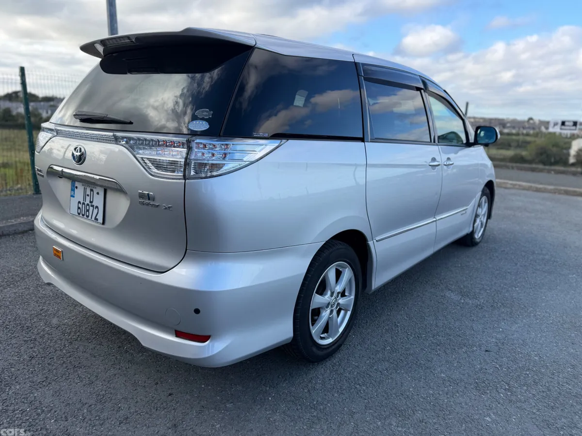 Toyota Estima MPV, Petrol Hybrid, 2011, Silver