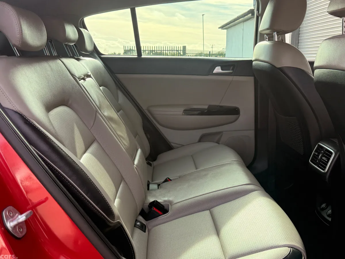 Kia Sportage SUV, Diesel, 2020, Red