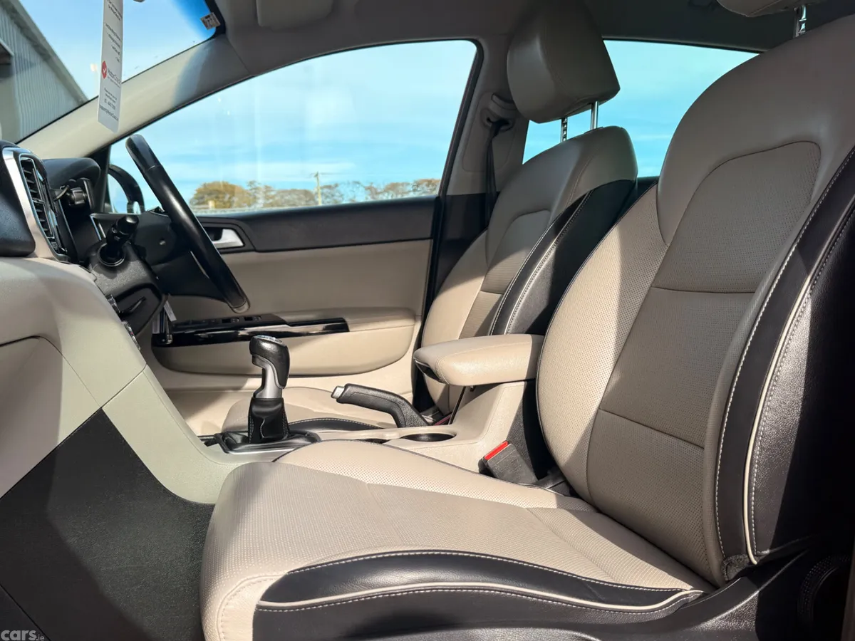Kia Sportage SUV, Diesel, 2020, Red