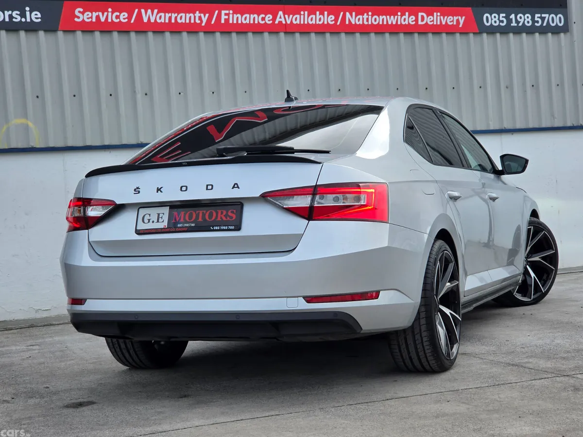 Skoda Superb Saloon, Diesel, 2022, Grey