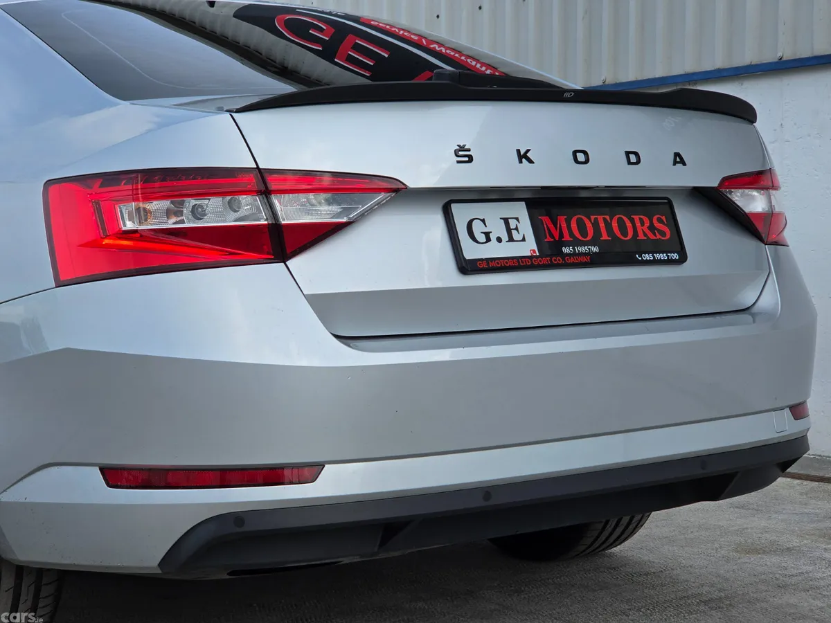 Skoda Superb Saloon, Diesel, 2022, Grey