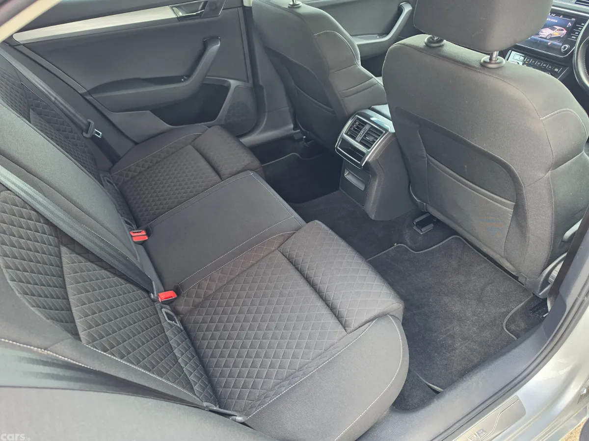 Skoda Superb Saloon, Diesel, 2022, Grey