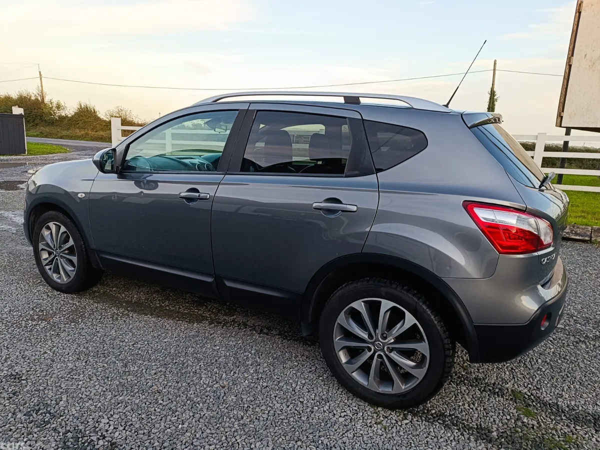 Nissan Qashqai Hatchback, Diesel, 2011, Grey