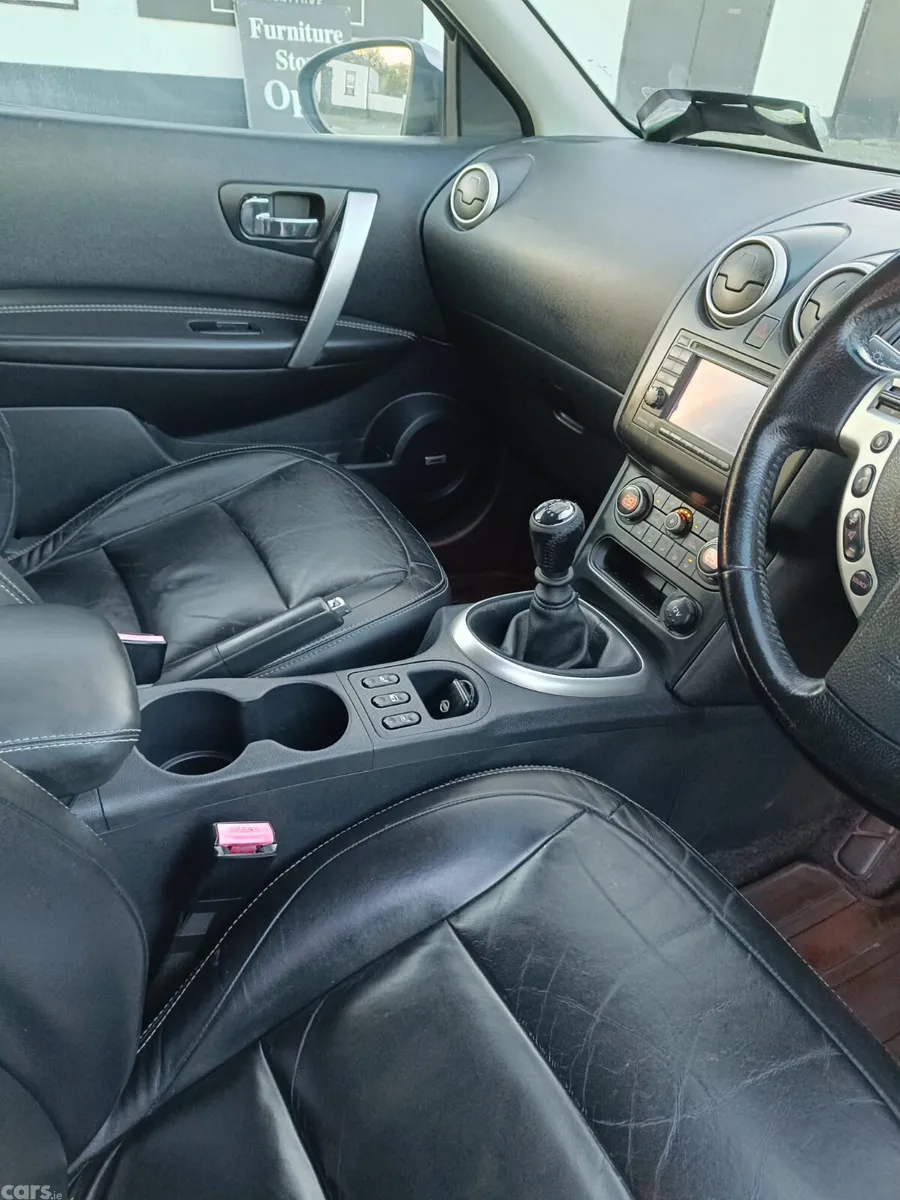 Nissan Qashqai Hatchback, Diesel, 2011, Grey
