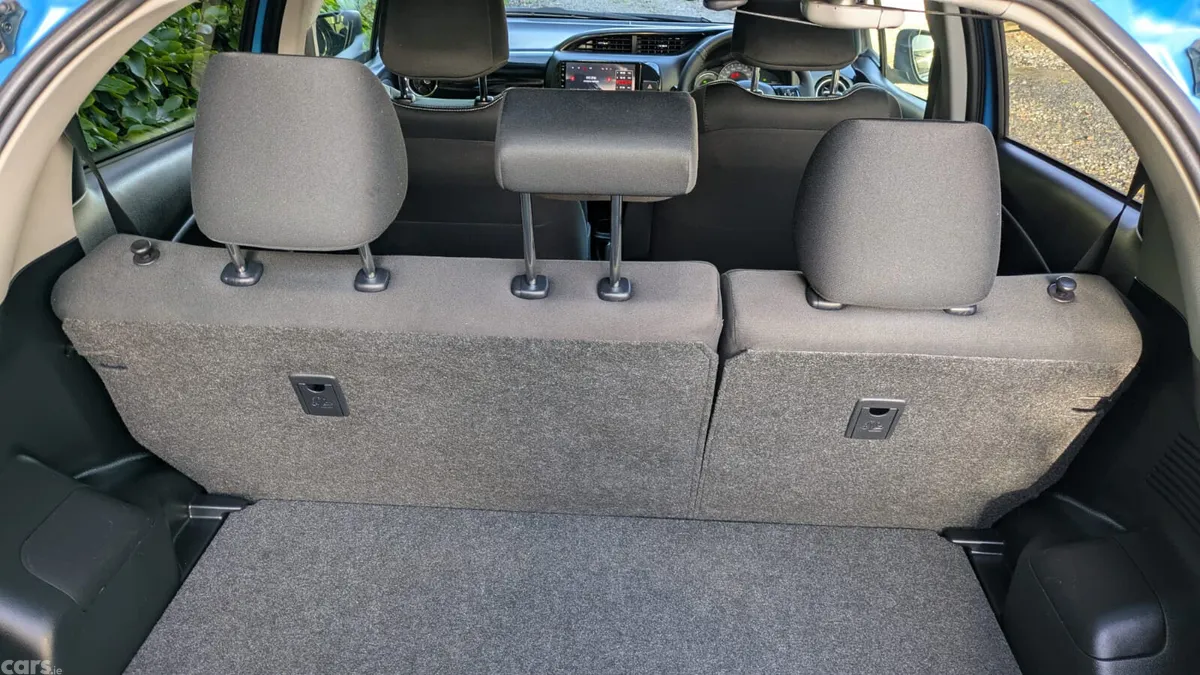 Toyota Yaris Hatchback, Petrol Hybrid, 2020, Blue