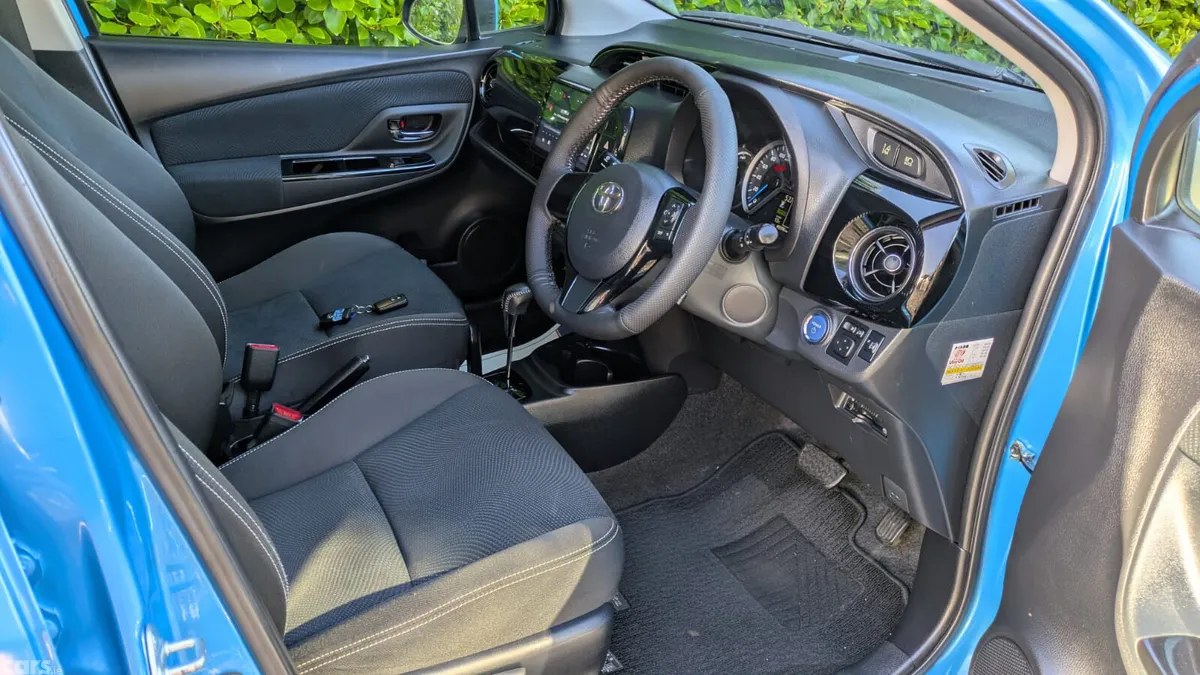 Toyota Yaris Hatchback, Petrol Hybrid, 2020, Blue