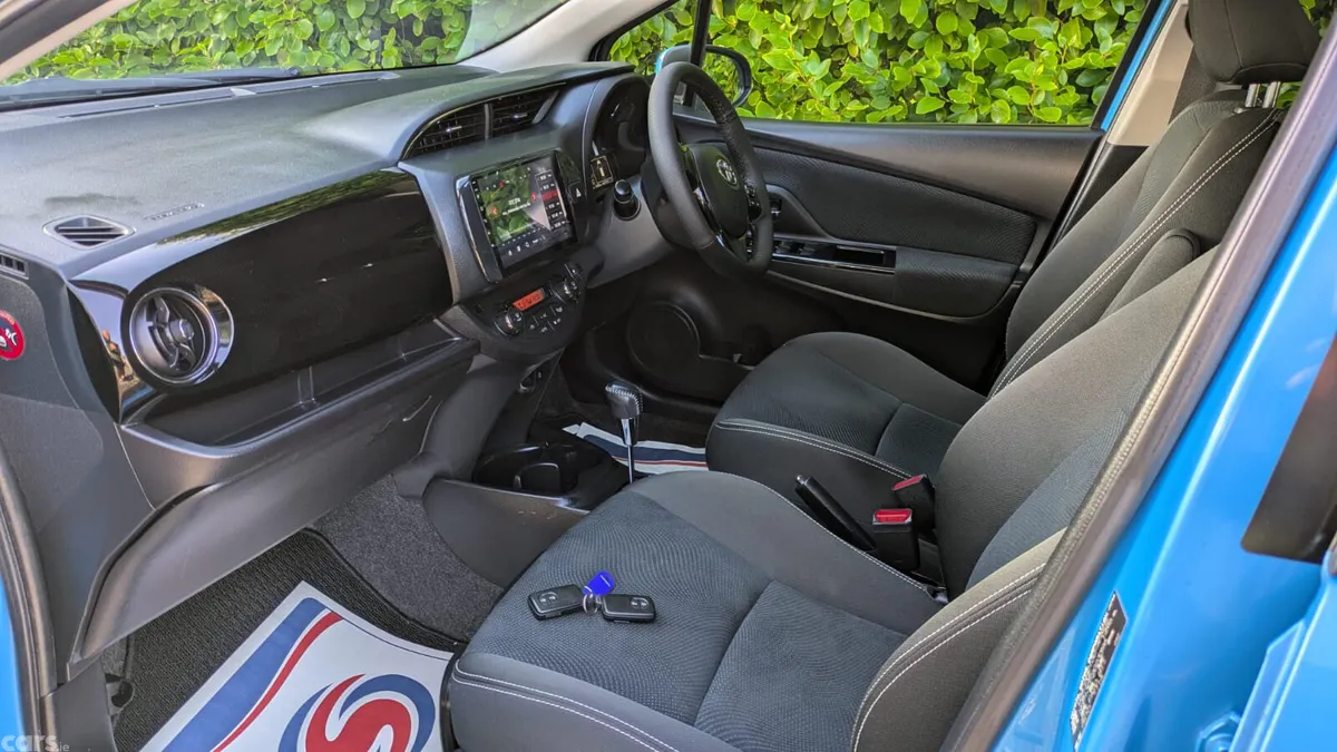 Toyota Yaris Hatchback, Petrol Hybrid, 2020, Blue