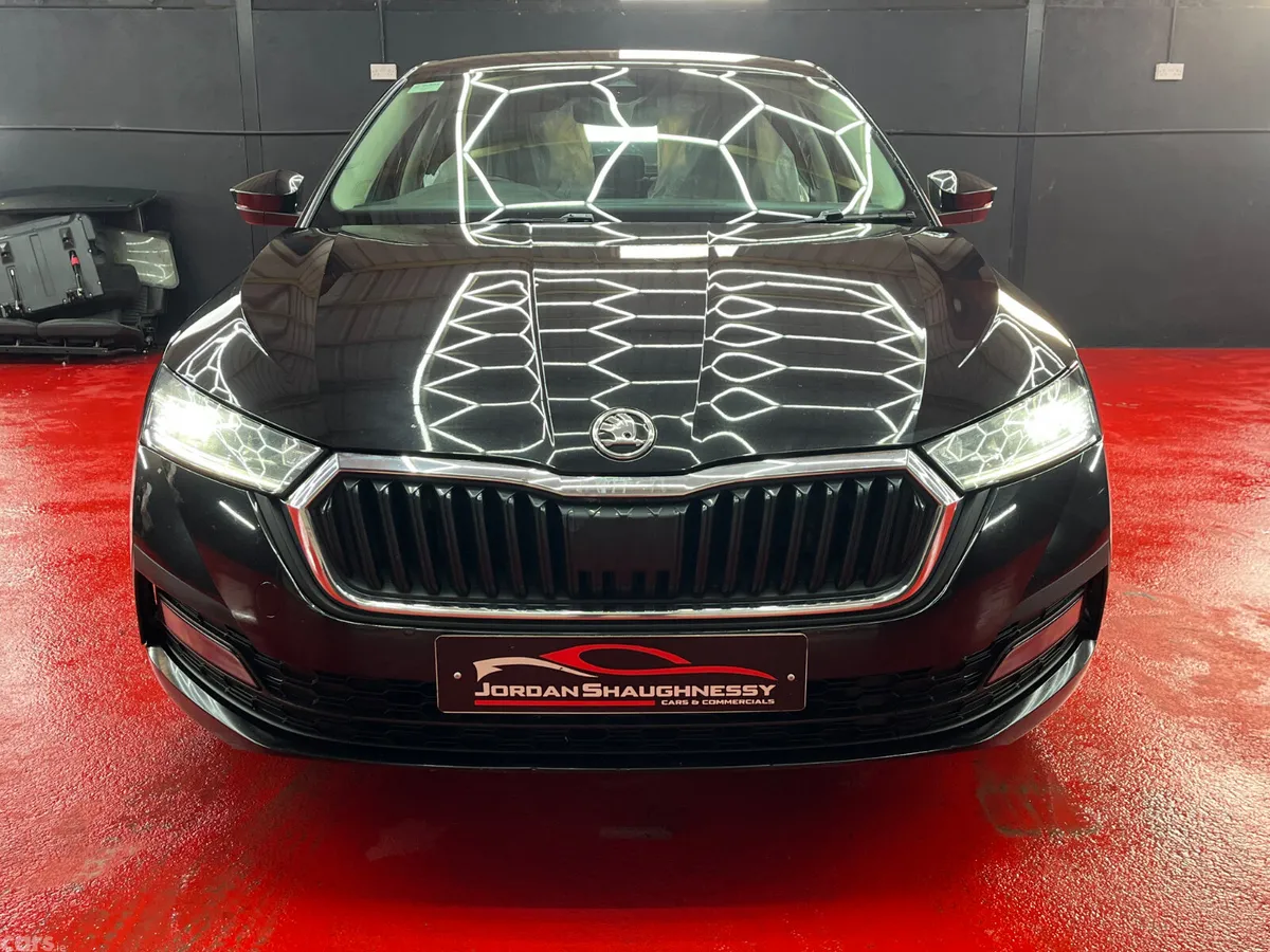 Skoda Octavia Saloon, Diesel, 2023, Black