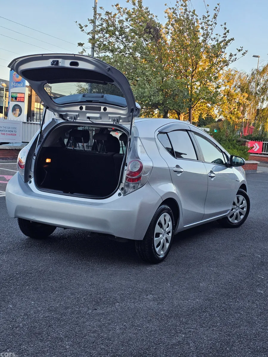 Toyota Aqua Hatchback, Petrol Hybrid, 2014, Silver