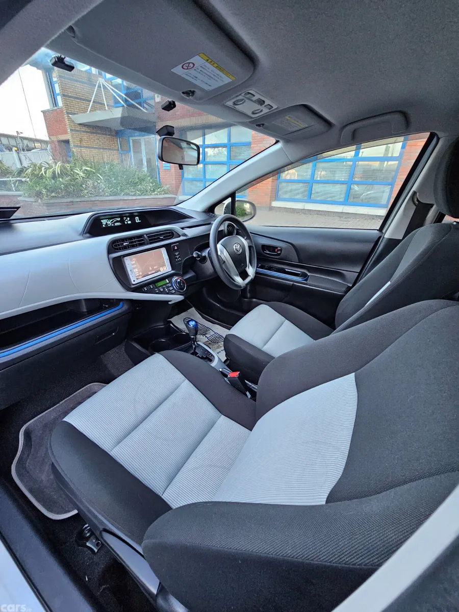 Toyota Aqua Hatchback, Petrol Hybrid, 2014, Silver